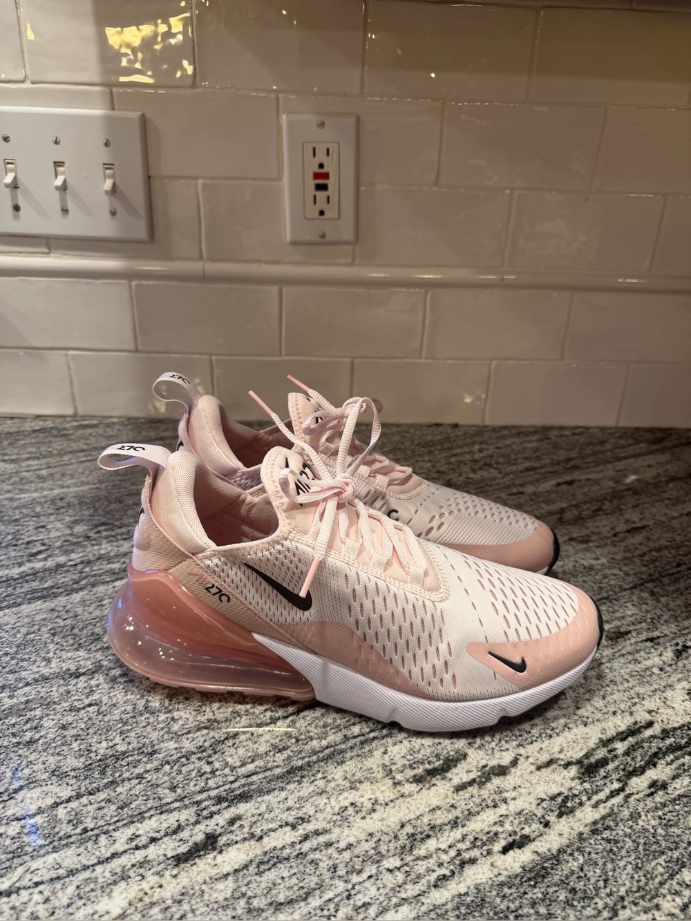 Women’s Nike Air Max 270 Light Soft Pink AH6789-604 Size 10
